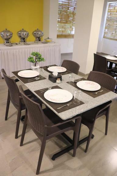 Emerald Vista Luxury Suites Pune Exterior foto